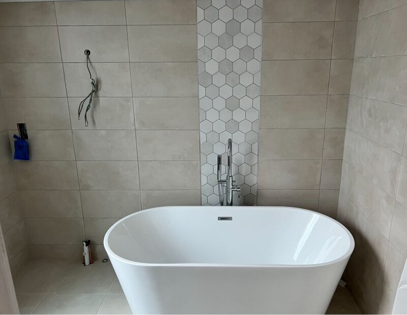 Meserias constructii Tamplar Instalator amenajari interioare montaj mobila